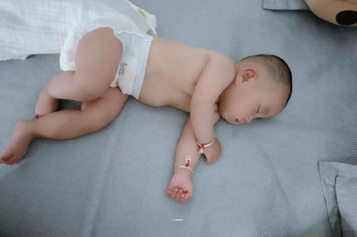 哪里可以供卵代生孩子怀孕多久会显肚子